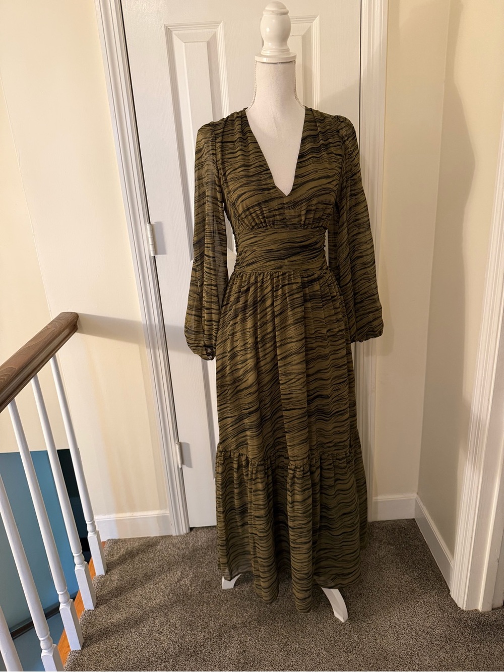 Chelsea 28 Split Long Sleeve Tiered Dress NWOT! - Picture 2 of 14